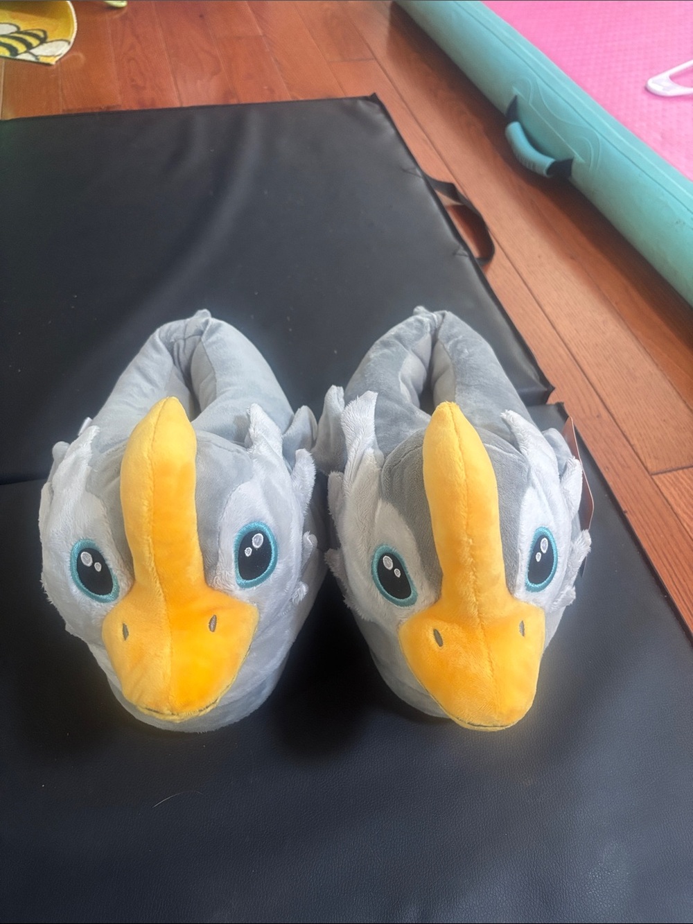 World of Warcraft dragon flight medium slippers NWT